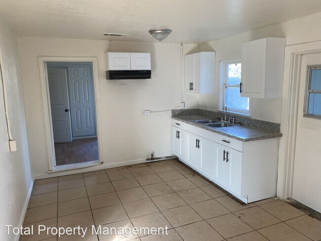 Foto del edificio - 2 br, 1 bath House - 1404 N. Hall St.