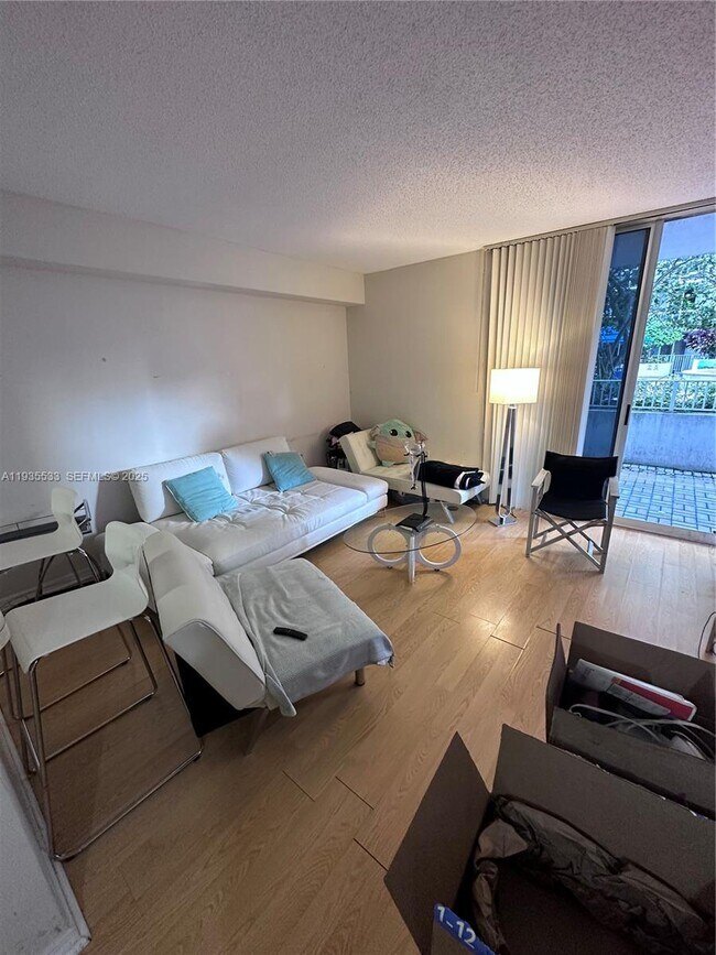 Foto del edificio - 5077 NW 7th St