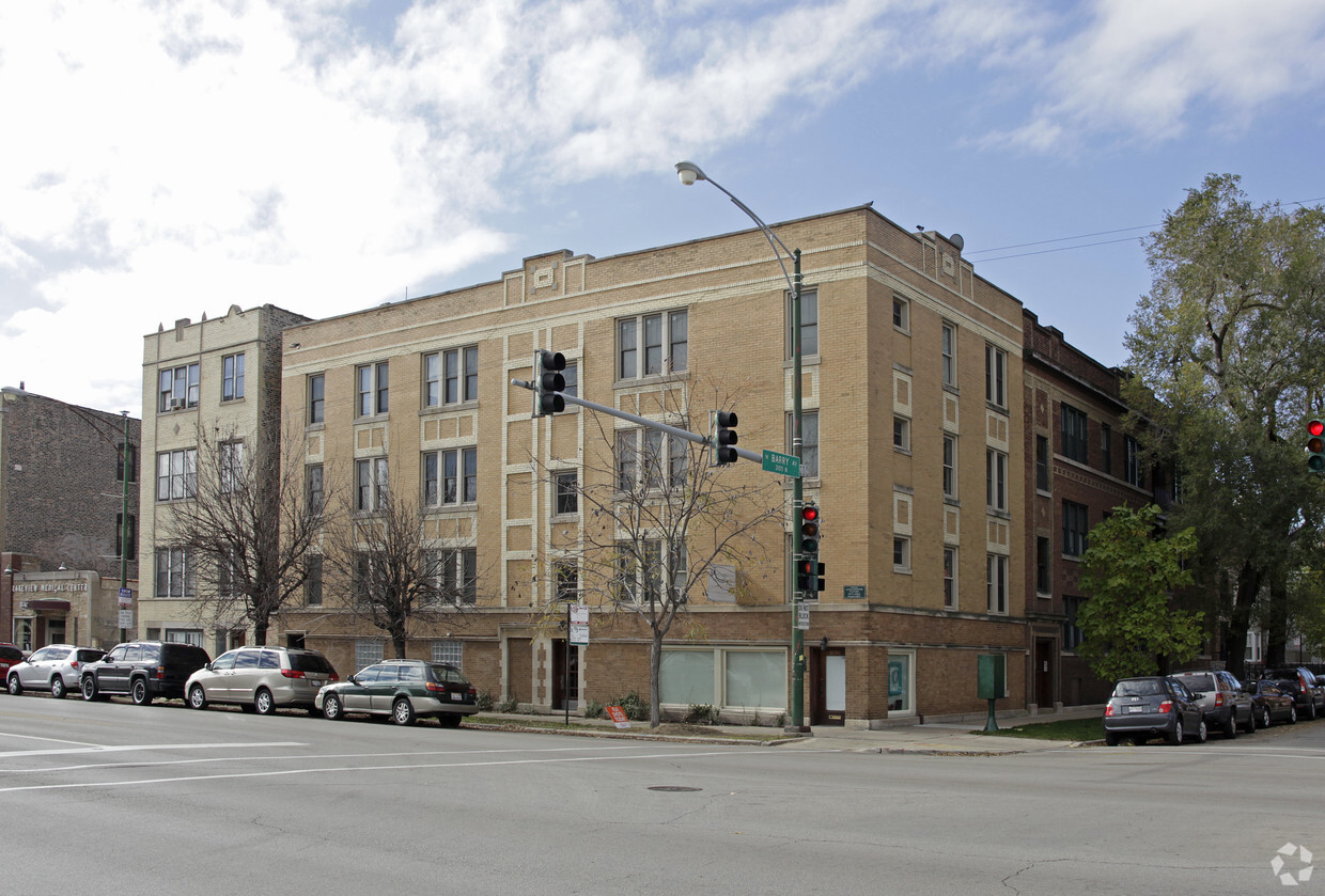 Primary Photo - 3052-3056 N Ashland Ave