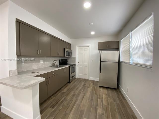 Foto del edificio - 365 NE 55th Ter