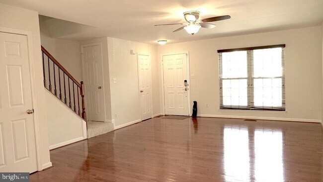 Building Photo - 43131 Gatwick Square