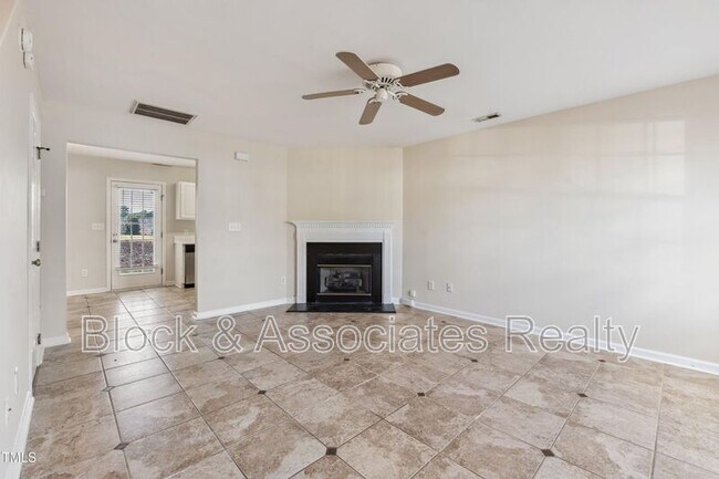 Foto del edificio - 2129 Ventana Ln