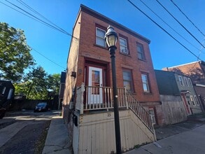 Building Photo - 15 E Parmenter St