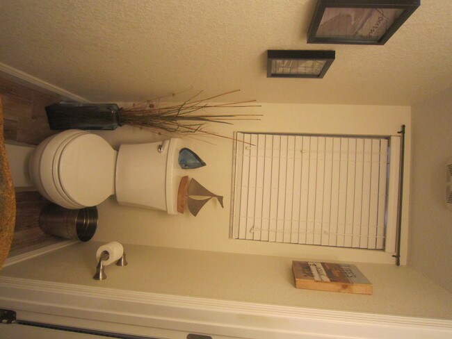 Foto del edificio - 2980 Haines Bayshore Rd