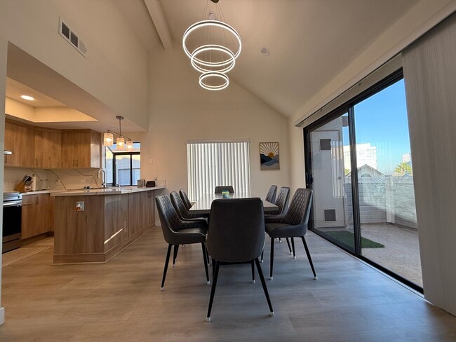 Building Photo - 4639 Executive Dr