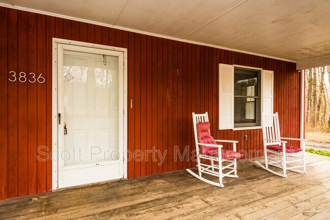 Foto del edificio - 3836 W Chapel Rd