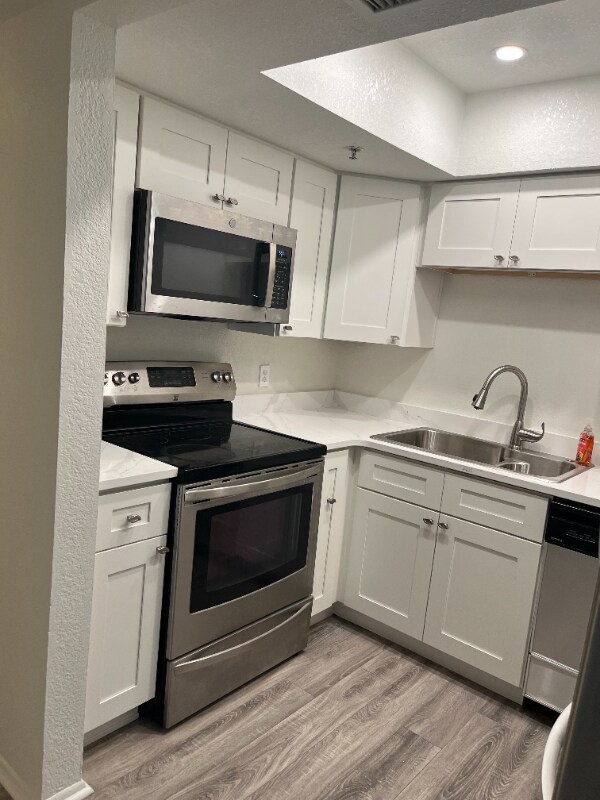 Building Photo - 17 E Ruth Ave