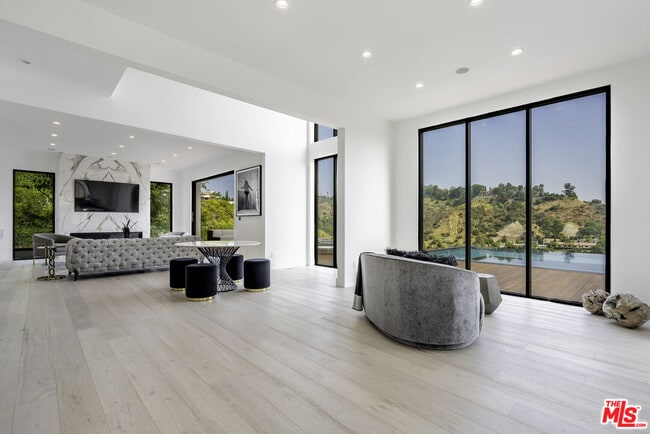 Building Photo - 7567 Hermes Dr