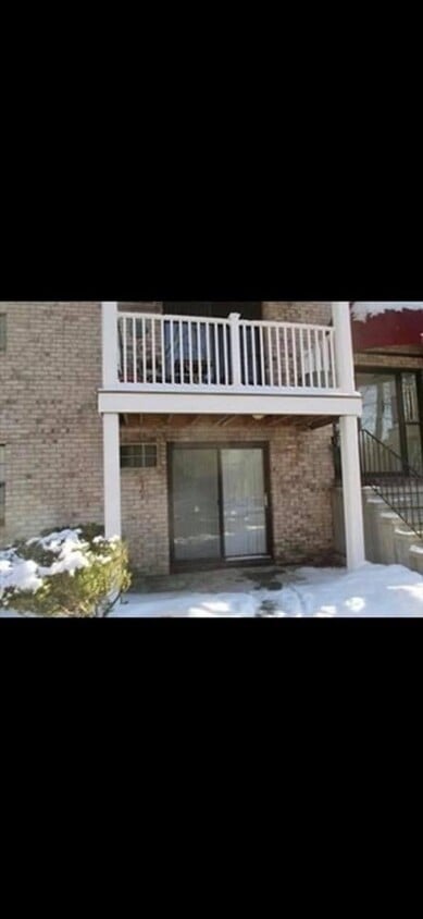 Building Photo - 14 Kenmar Dr