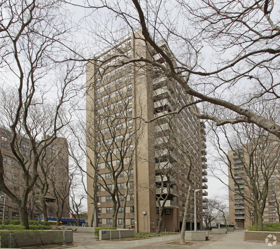 Building Photo - O'Dwyer Gardens