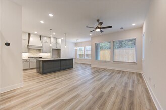 Building Photo - 16032 Mason Run Dr