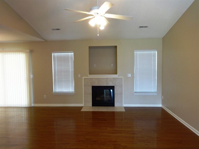 Foto del edificio - 1065 Cobblestone Blvd