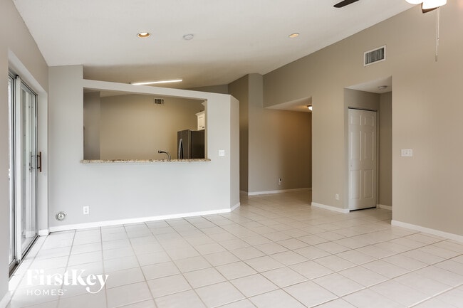 Building Photo - 3202 W Buena Vista Dr