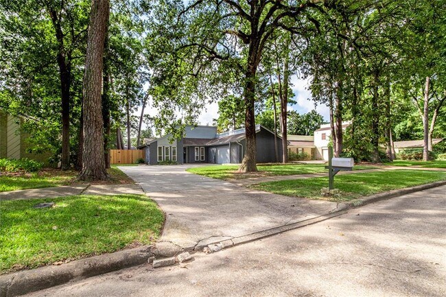 Building Photo - 14902 Forest Lodge Dr
