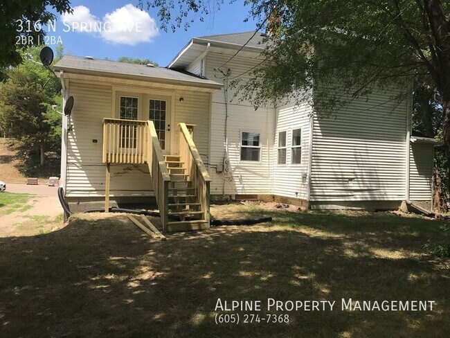 Building Photo - 2 Bed/2 Bath Apartment Near Downtown!