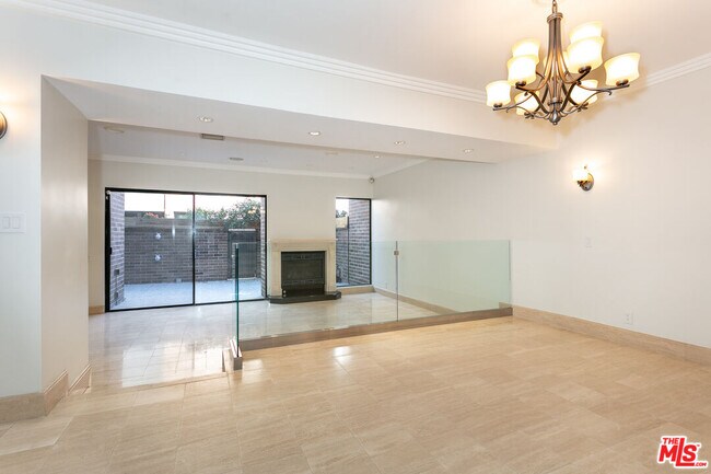 Foto del edificio - 9323 Burton Wy