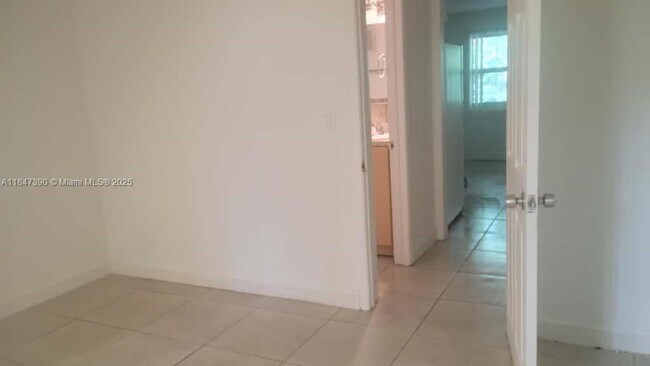 Foto del edificio - 3251 SW 44th St