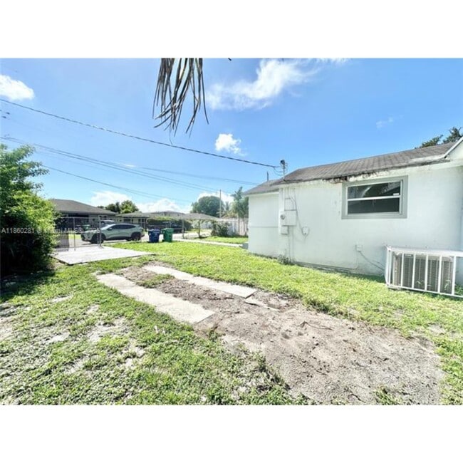 Building Photo - 7156 NW 15th Ct