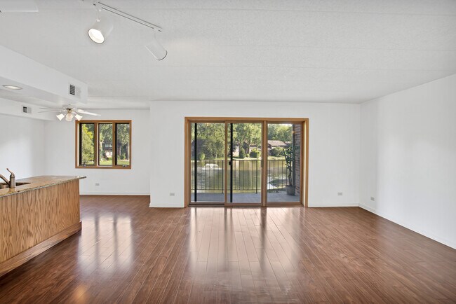 Building Photo - 8697 W 111th St