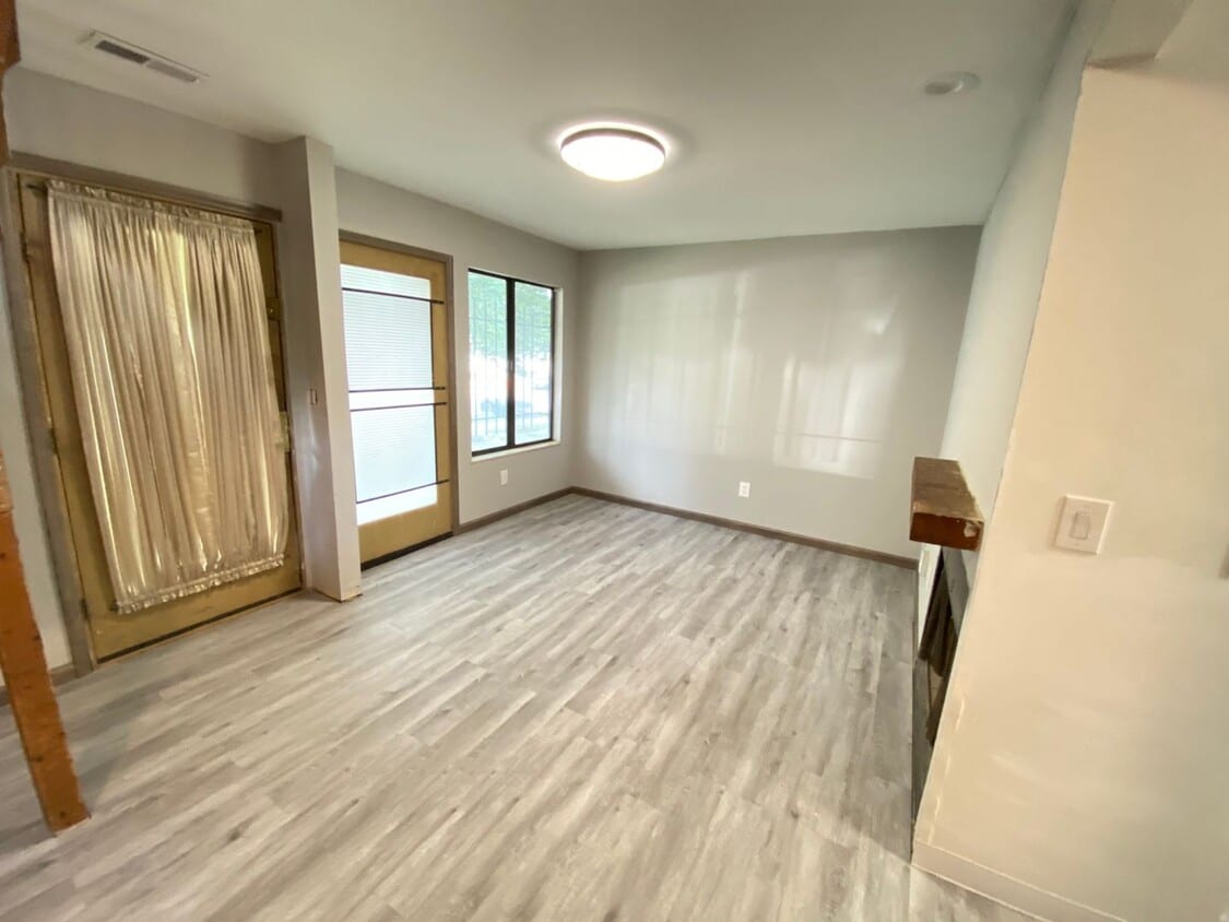 Foto principal - OSU Gateway 3 bedroom 1 1/2 bath 3 level t...