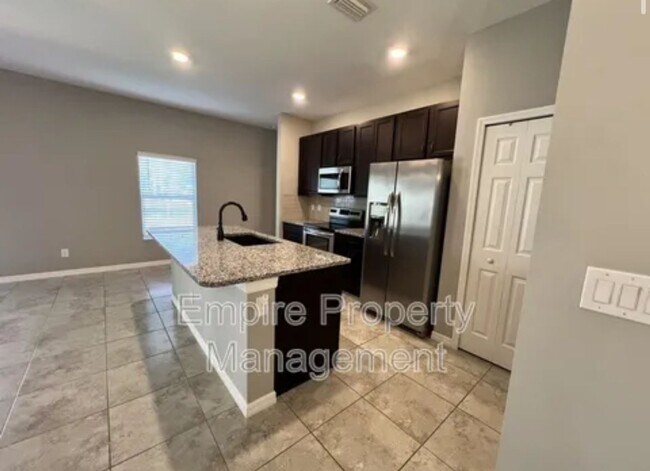 Foto del edificio - Modern & Spacious 3 Bed, 2 Bath Home in No...