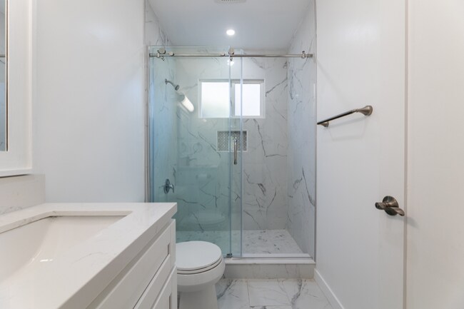 Foto del edificio - 5943 Carlton Way