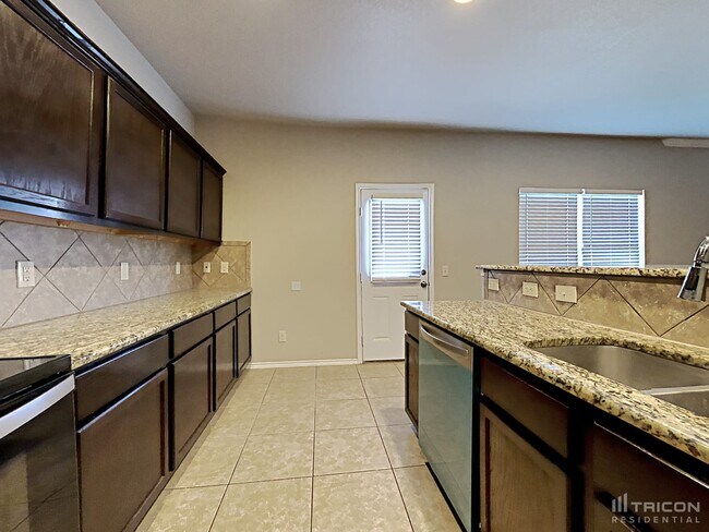 Building Photo - 3919 Amber Chase