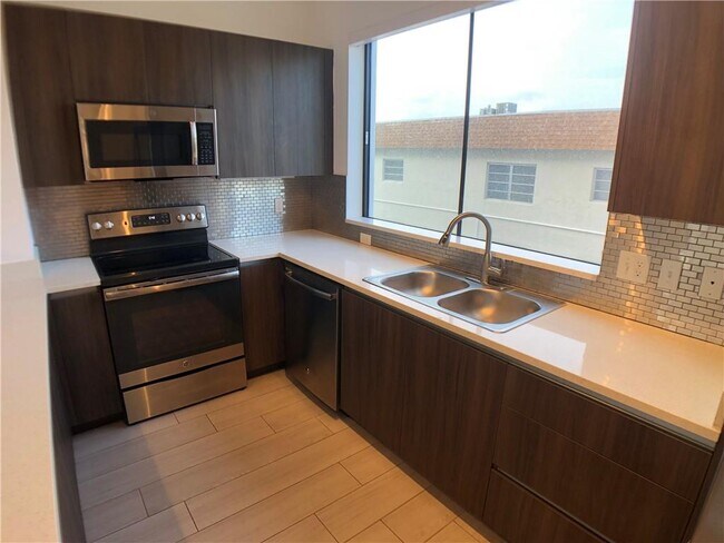 Foto del edificio - 111 NE 6th St