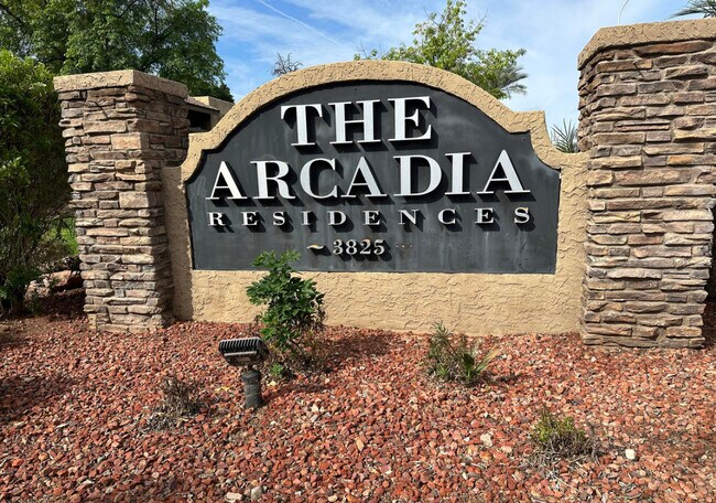 Foto del edificio - 3825 E Camelback Rd