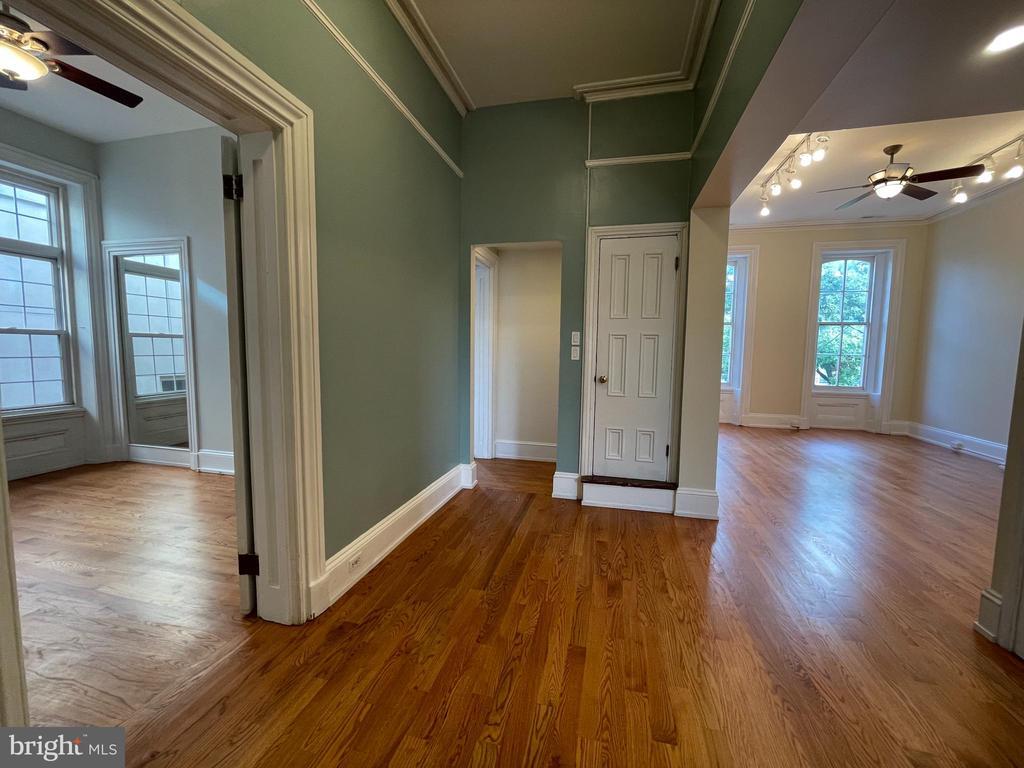 Primary Photo - 318 Bainbridge St