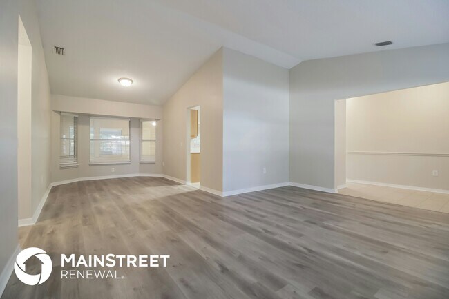 Foto del edificio - 7230 Carillon Ave