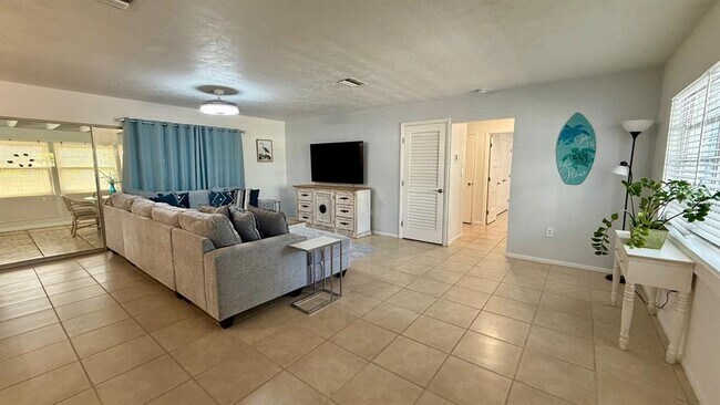 Foto del edificio - 716 50th St Ct W