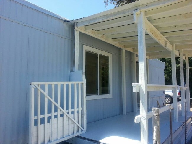 Building Photo - 8504 E Evans Creek Rd
