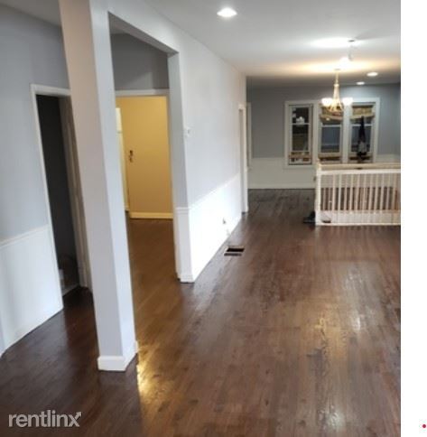 Building Photo - 5 br, 3 bath House - 8724 S Essex Ave
