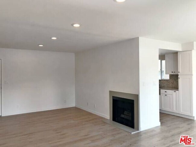 Foto del edificio - 853 Hayworth Ave