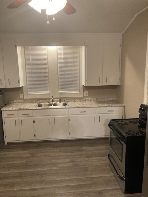 Foto del edificio - 1501 Red Oak Rd