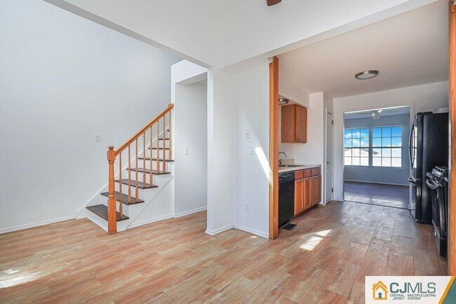 Building Photo - 53 Tanbark Dr