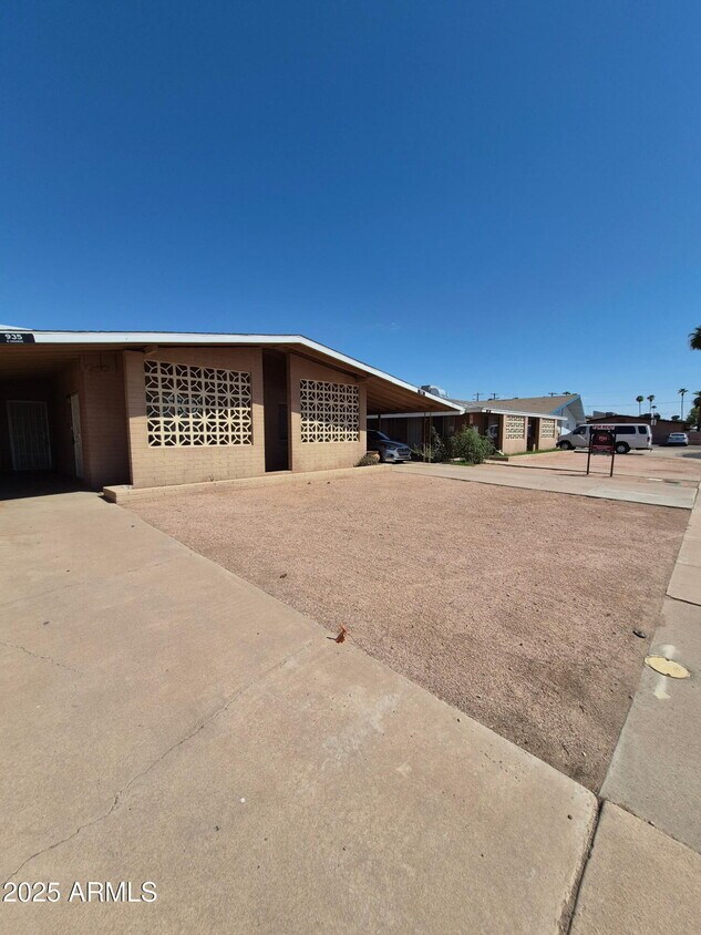 Foto principal - 935 N Orange