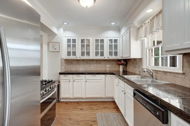 Building Photo - 3731 Oakley Ave