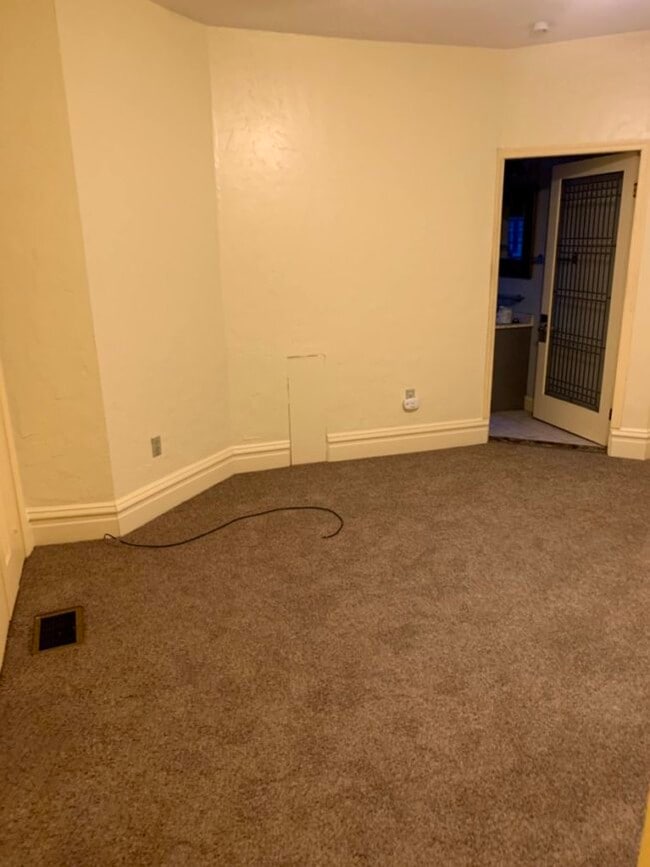 Upstairs bedroom - 518 Washington Ave