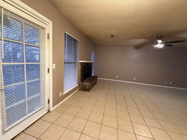 Foto del edificio - For Rent – 3 Bed | 2 Bath Duplex in Broken Arrow Schools