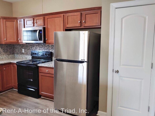 Building Photo - 4 br, 2 bath House - 807 Rockett Street