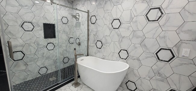 Building Photo - 900 Westminster Dr