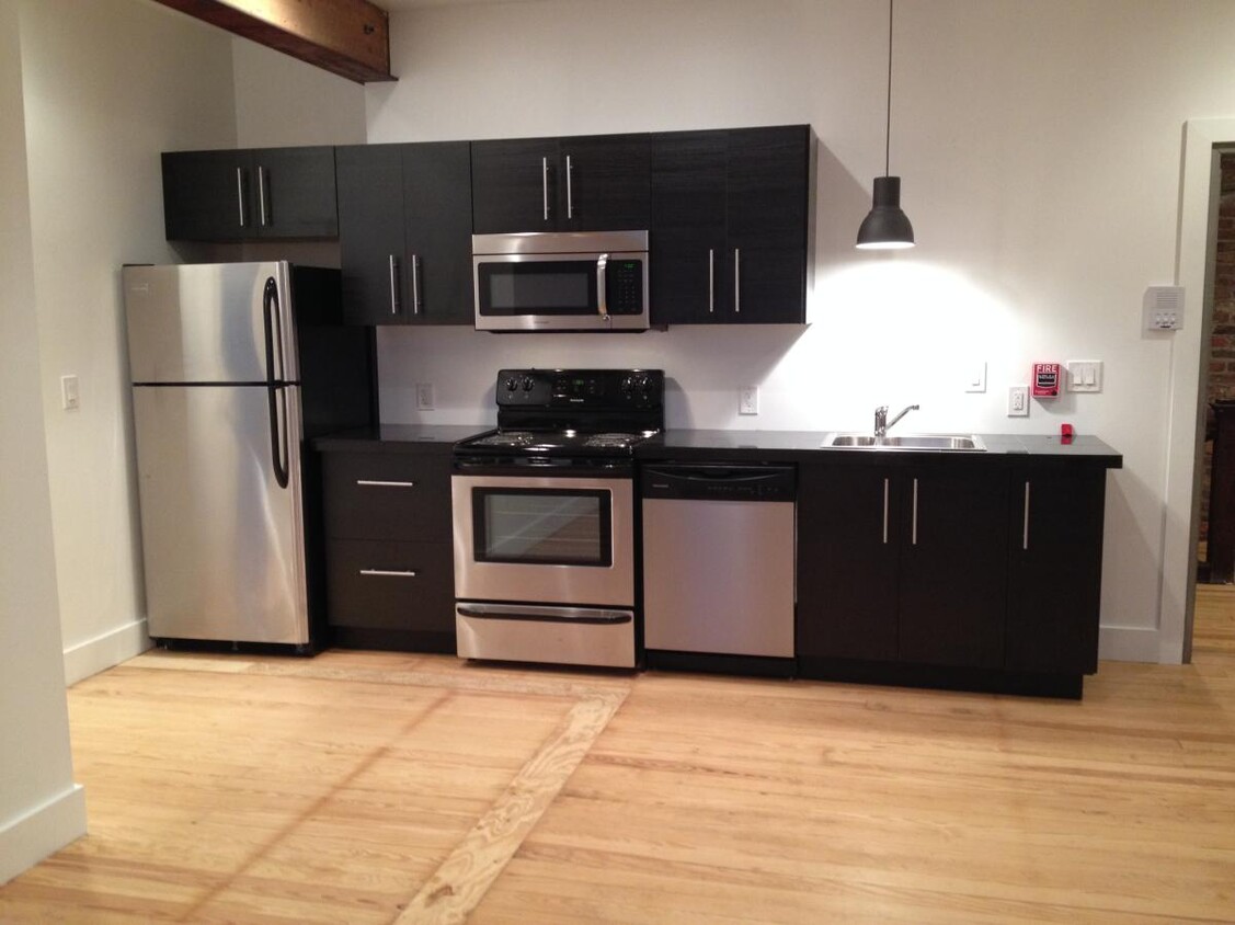 Primary Photo - 118 E Jefferson St