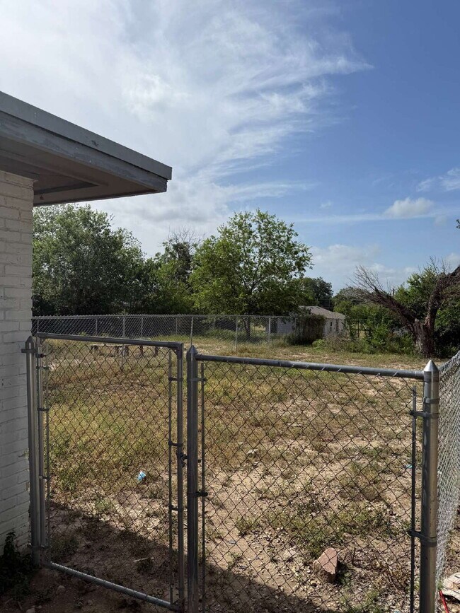 Foto del edificio - Affordable One Bed/One Bath in a Duplex
