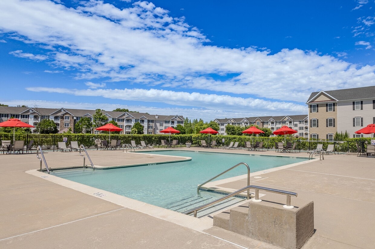 Montage-pool-area - Montage at Hamilton Apartments 55+ Community