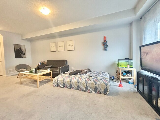 Building Photo - 3 BED - 2.5 BATH - NIAGARA FALLS -TOWNHOUSE