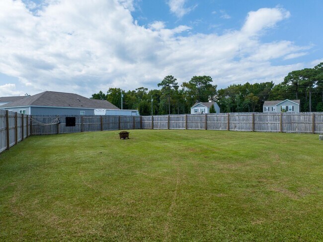 Foto del edificio - Charming 3-Bedroom Home for Rent in The Pr...