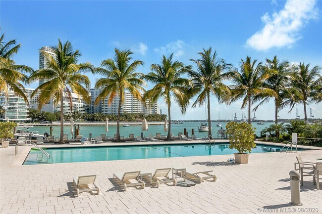 Foto del edificio - 20 Island Ave