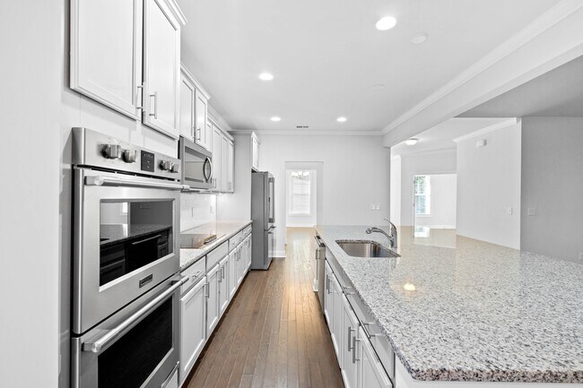 Building Photo - 3740 Sage Dr